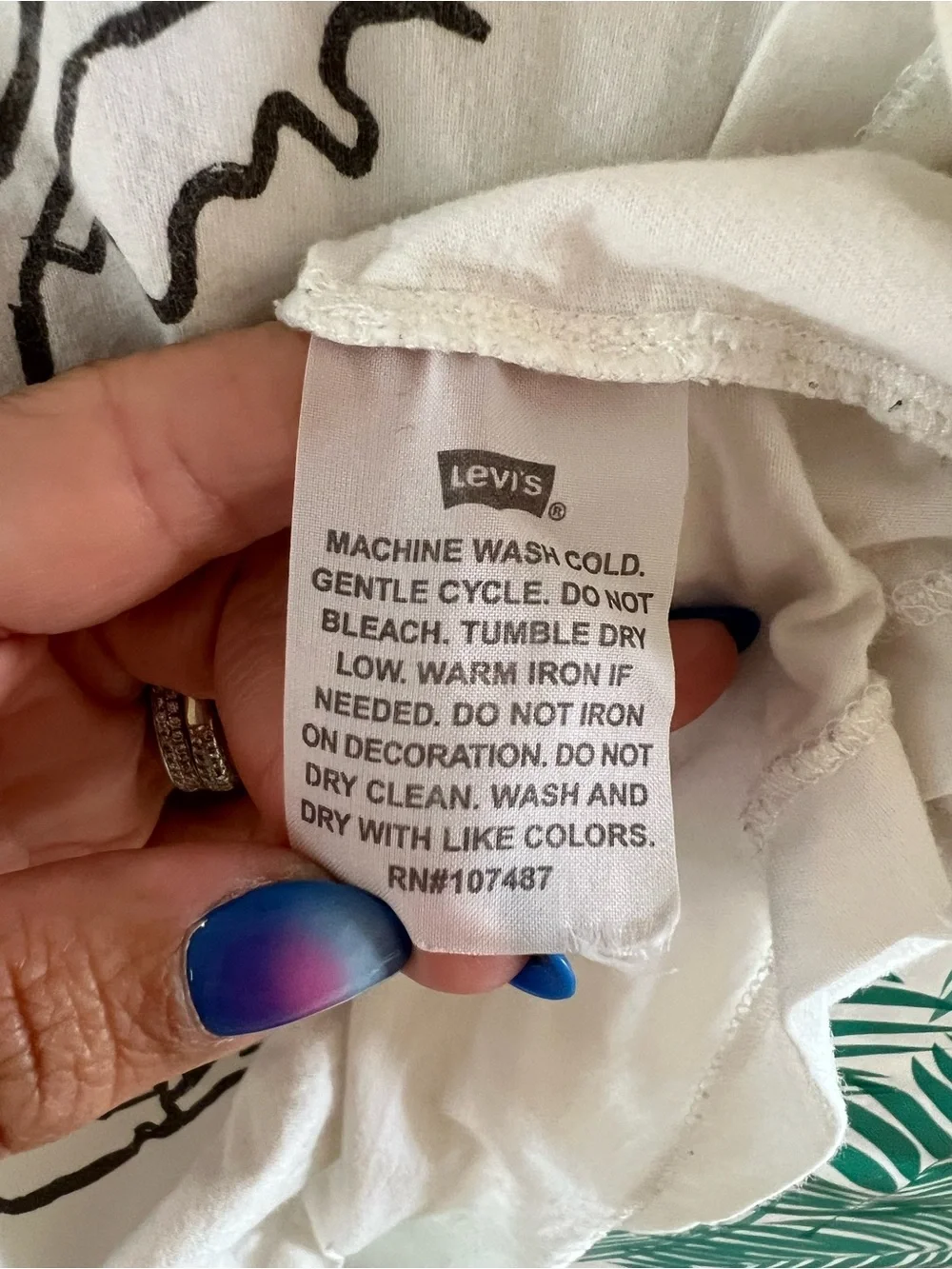 Levi's Eco White Tee w/ Black Tree & Gnome Sketch 70% organic cotton sz L
